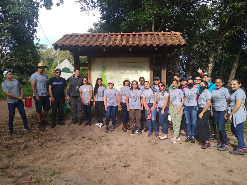 Alunos de Ciências Ambientais têm primeira aula de campo na disciplina de Ecologia