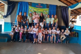 Com o sugestivo título “Educação Ambiental: plantando e cuidando de um futuro sustentável”, a turma do 5º semestre do curso de Bacharelado Interdisciplinar em Ciências Ambientas (BICA), do Instituto de Formação Interdisciplinar e Intercultural desenvolveu um projeto vinculado à disciplina Práticas Extensionistas.